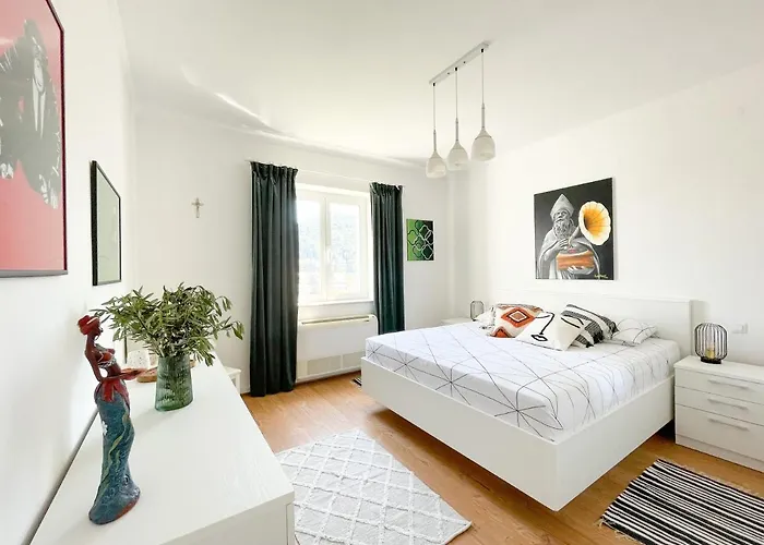 Melisa Apartment With Balcony & Free Parking